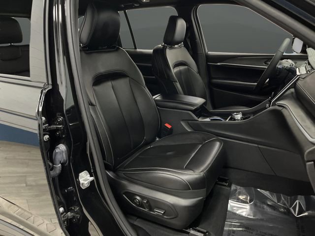 Certified 2024 Jeep Grand Cherokee Limited image 30