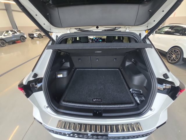 Used 2025 Volkswagen Tiguan SEL R-Line AWD/4WD image 23