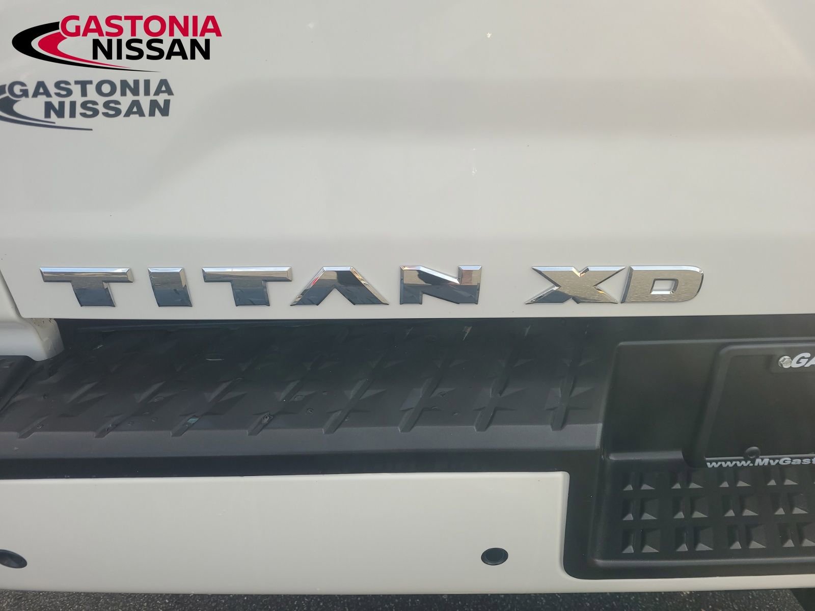 Used 2024 Nissan Titan SV w/ SV Convenience Package image 11