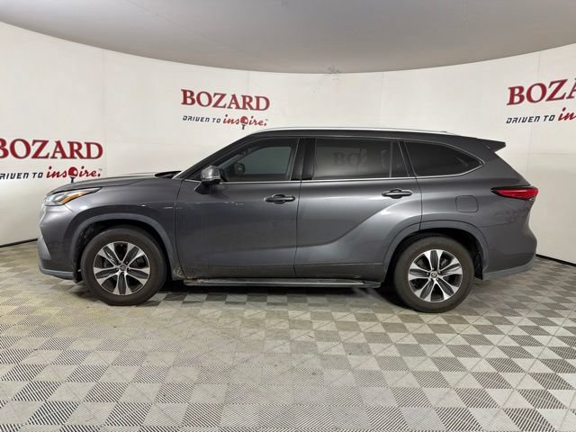 Used 2022 Toyota Highlander XLE FWD image 5