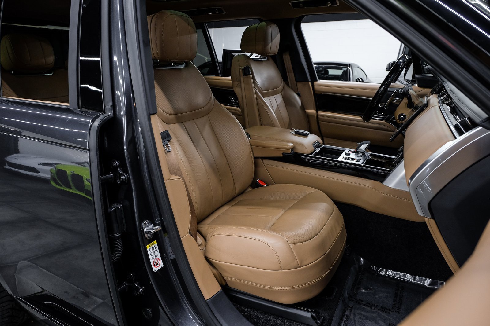 Used 2023 Land Rover Range Rover Autobiography image 40