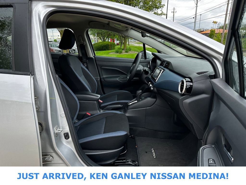 Used 2025 Nissan Versa SV FWD image 21