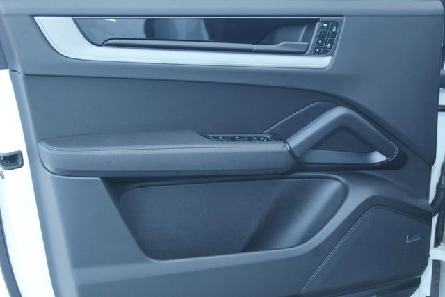 Certified 2025 Porsche Cayenne image 23