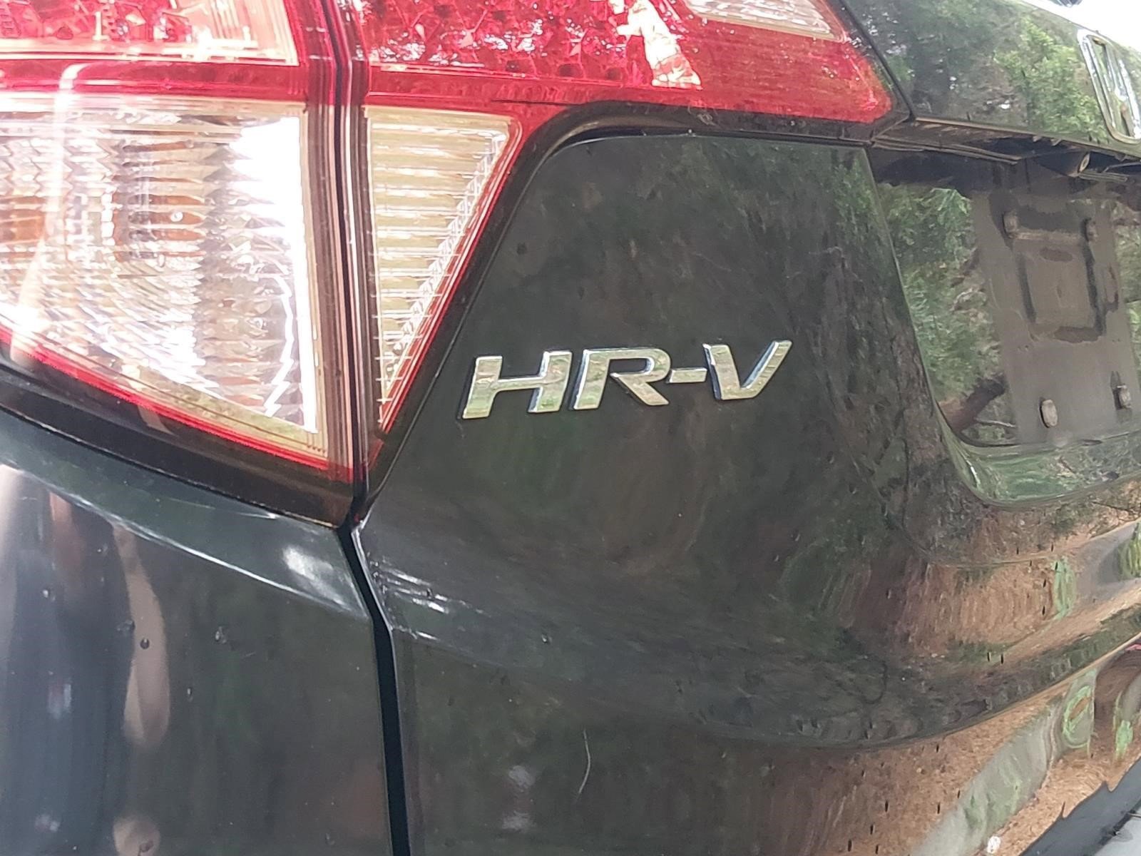 Used 2017 Honda HR-V LX image 6