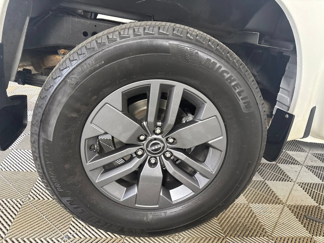 Used 2025 Nissan Frontier SV w/ SV Convenience Package AWD/4WD image 30