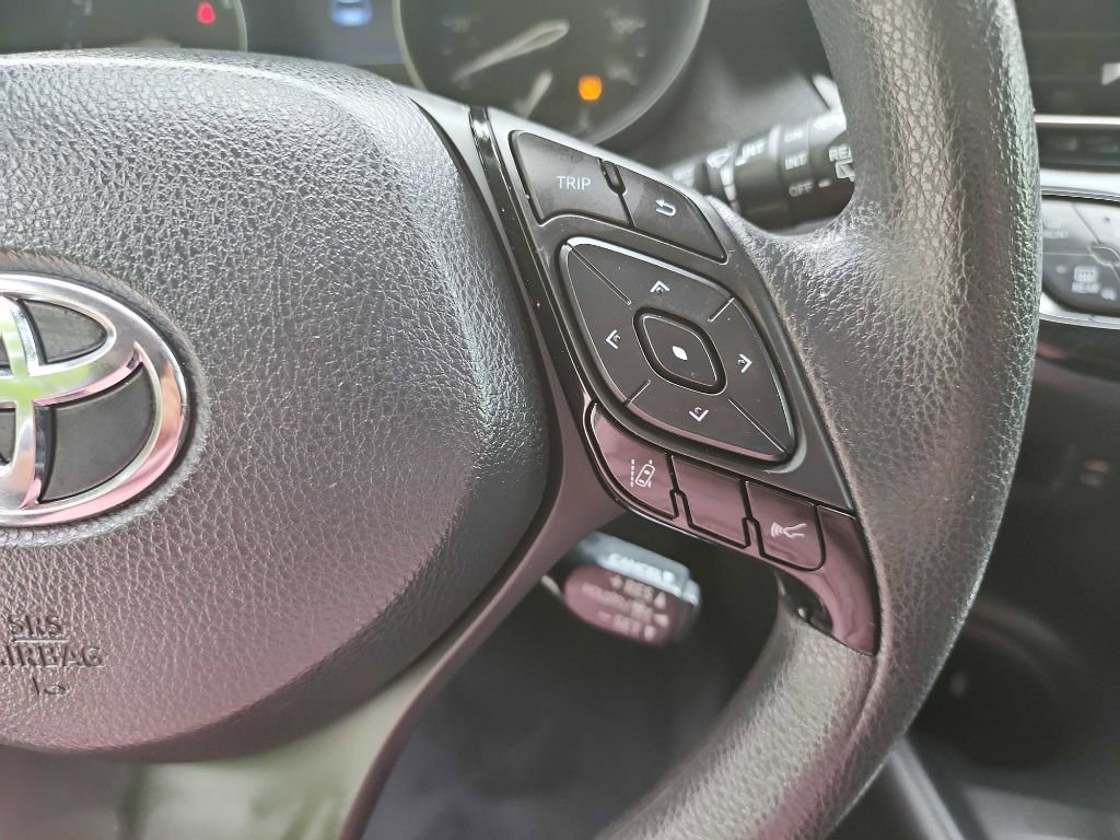 Used 2021 Toyota C-HR LE FWD image 16