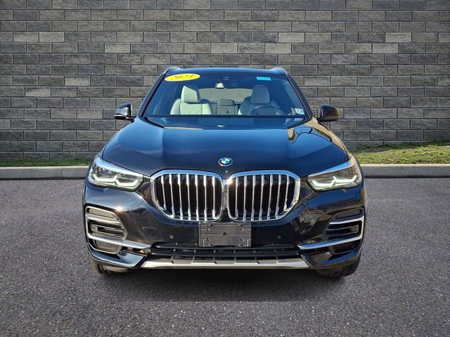 Used 2023 BMW X5 xDrive40i w/ Premium Package image 2