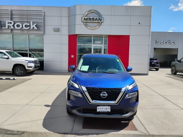 Used 2023 Nissan Rogue SV AWD/4WD image 2