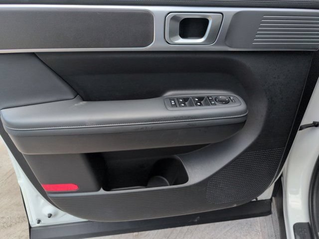 Used 2025 Hyundai Santa Fe SEL FWD image 11