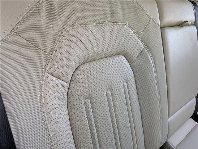 Used 2020 Land Rover Defender 110 First Edition image 16