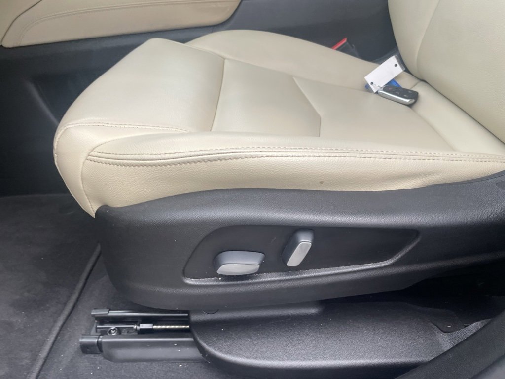 Used 2019 Cadillac XT5 FWD image 21