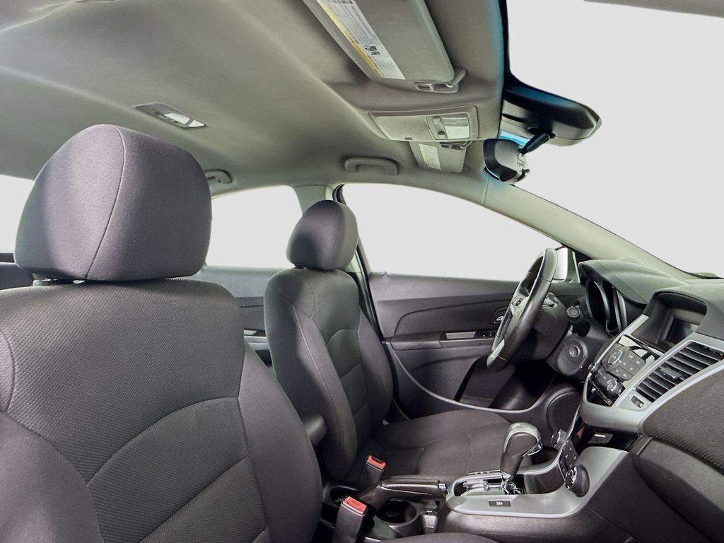 Used 2012 Chevrolet Cruze LT image 17