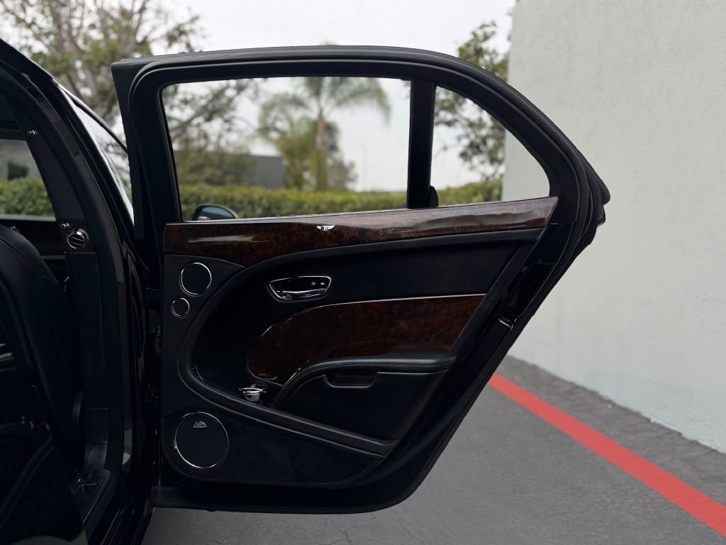 Used 2013 Bentley Mulsanne image 48