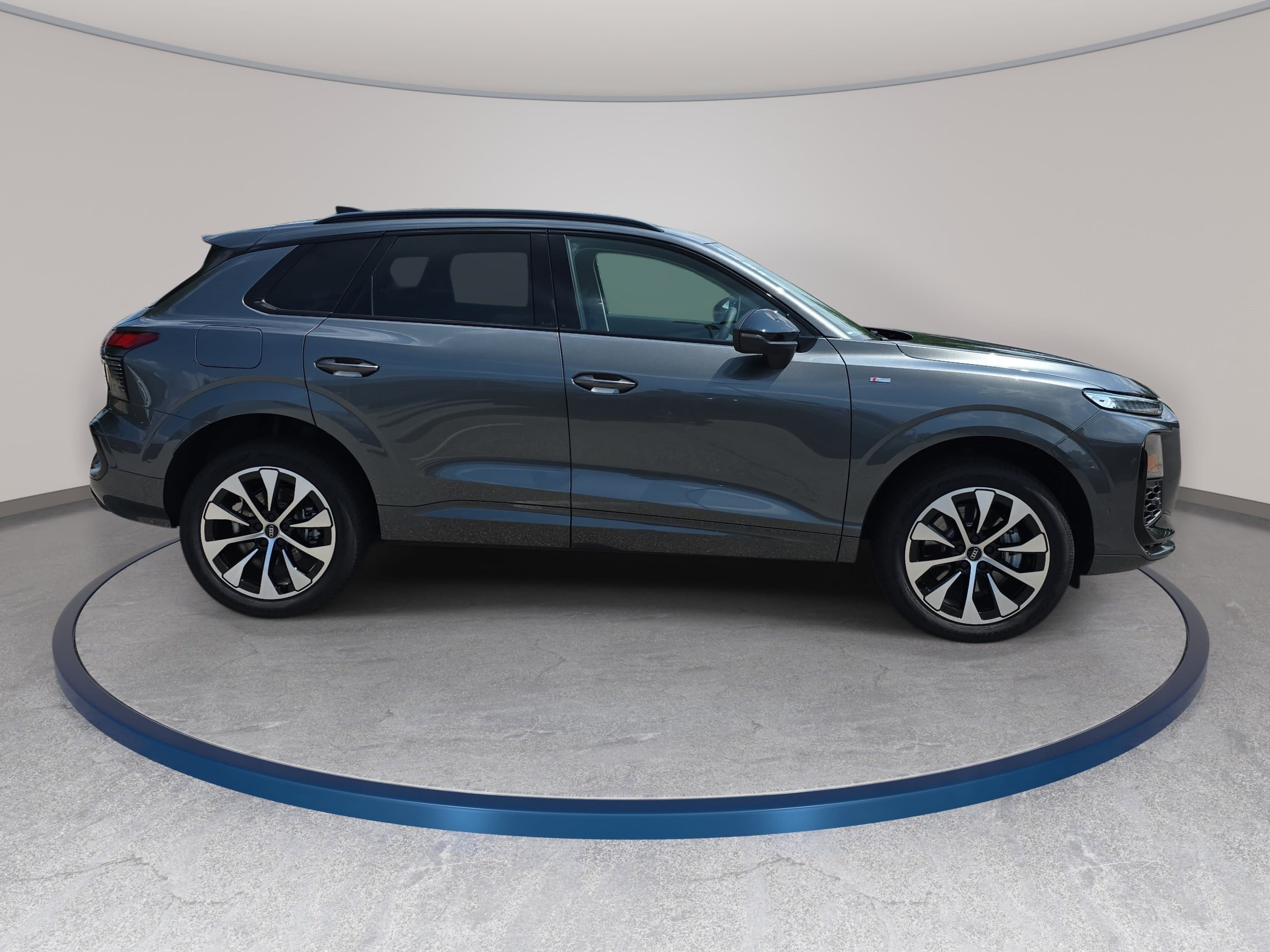 New 2026 Audi Q3 quattro 2.0T AWD/4WD image 4
