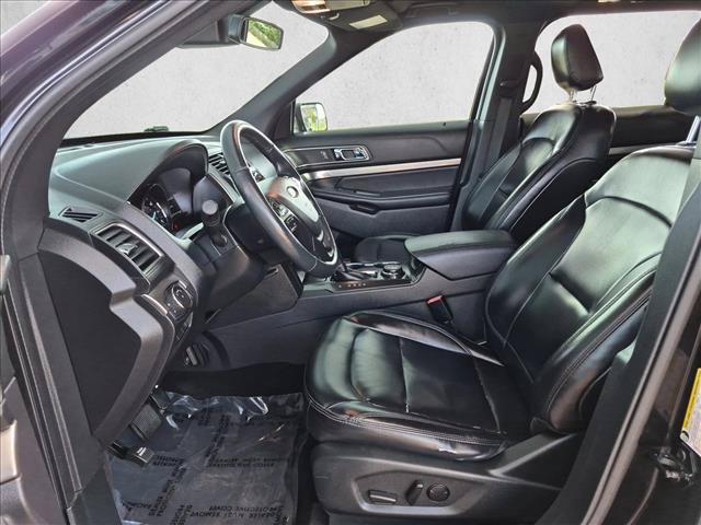 Used 2019 Ford Explorer XLT w/ Equipment Group 202A AWD/4WD image 17