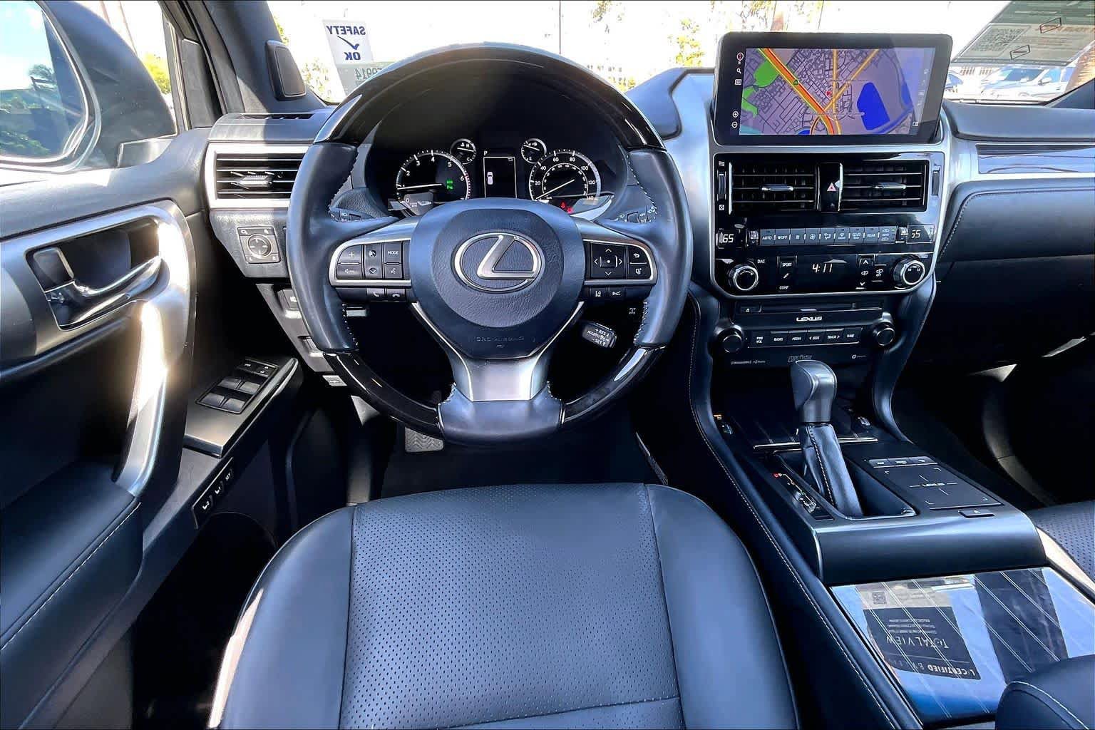 Used 2023 Lexus GX 460 Luxury w/ Accessory Package AWD/4WD image 5