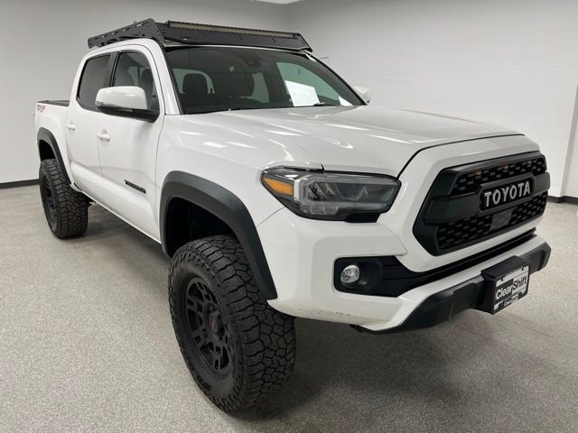 Used 2020 Toyota Tacoma TRD Off-Road w/ Technology Package AWD/4WD image 2