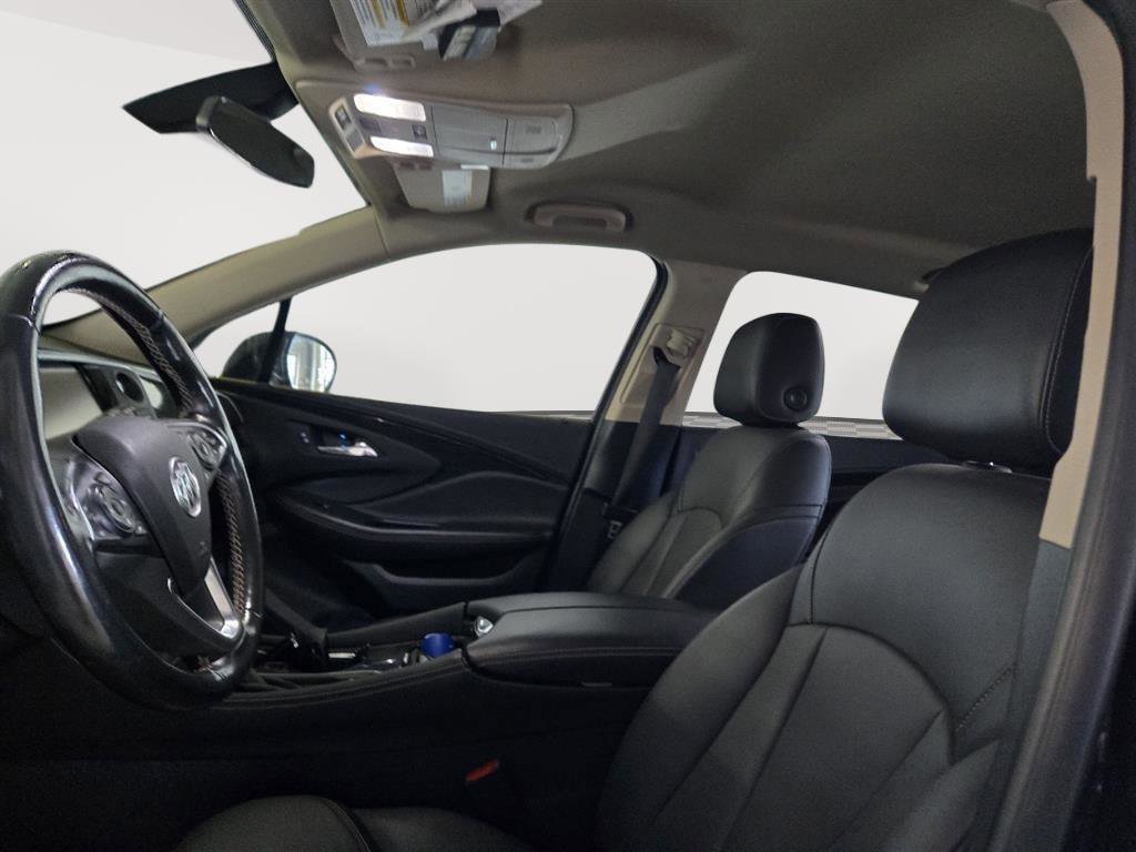 Used 2017 Buick Envision Essence image 3