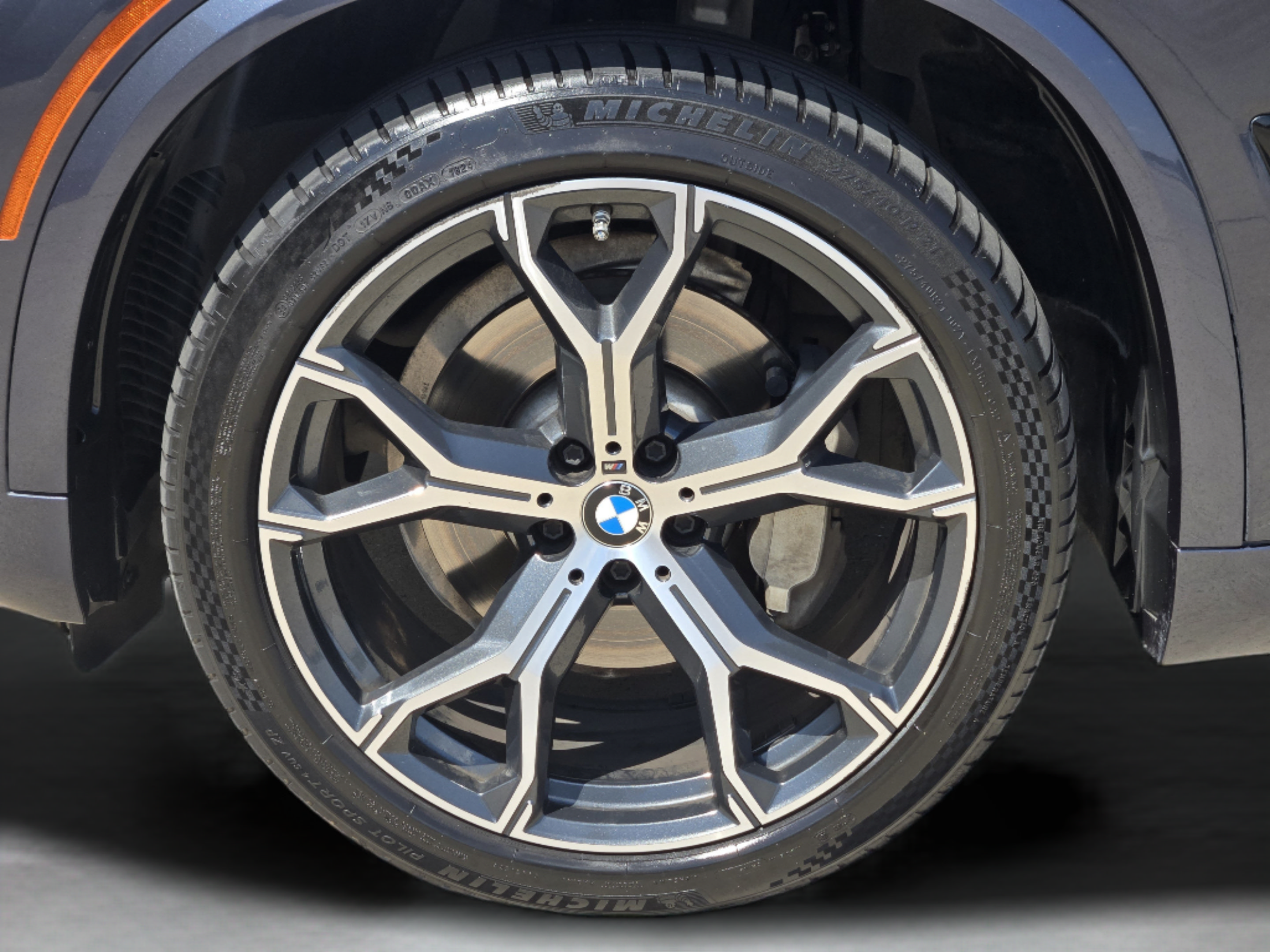 Used 2019 BMW X5 xDrive40i w/ M Sport Package AWD/4WD image 30