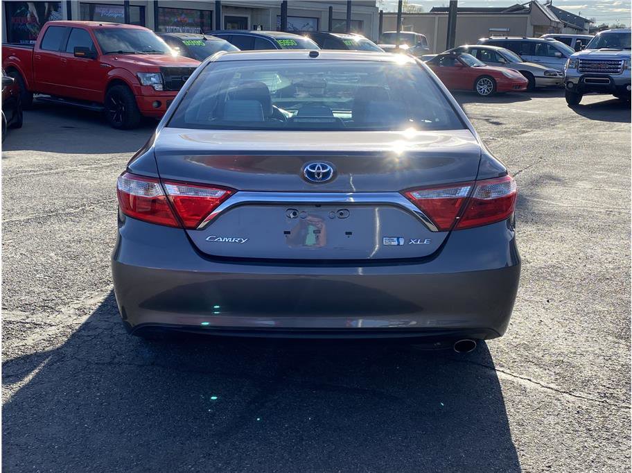 Used 2015 Toyota Camry XLE w/ Moonroof Package image 6