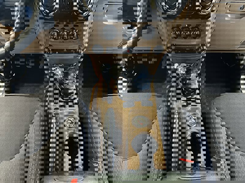 Used 2015 Jeep Wrangler Unlimited Rubicon w/ Connectivity Group image 22