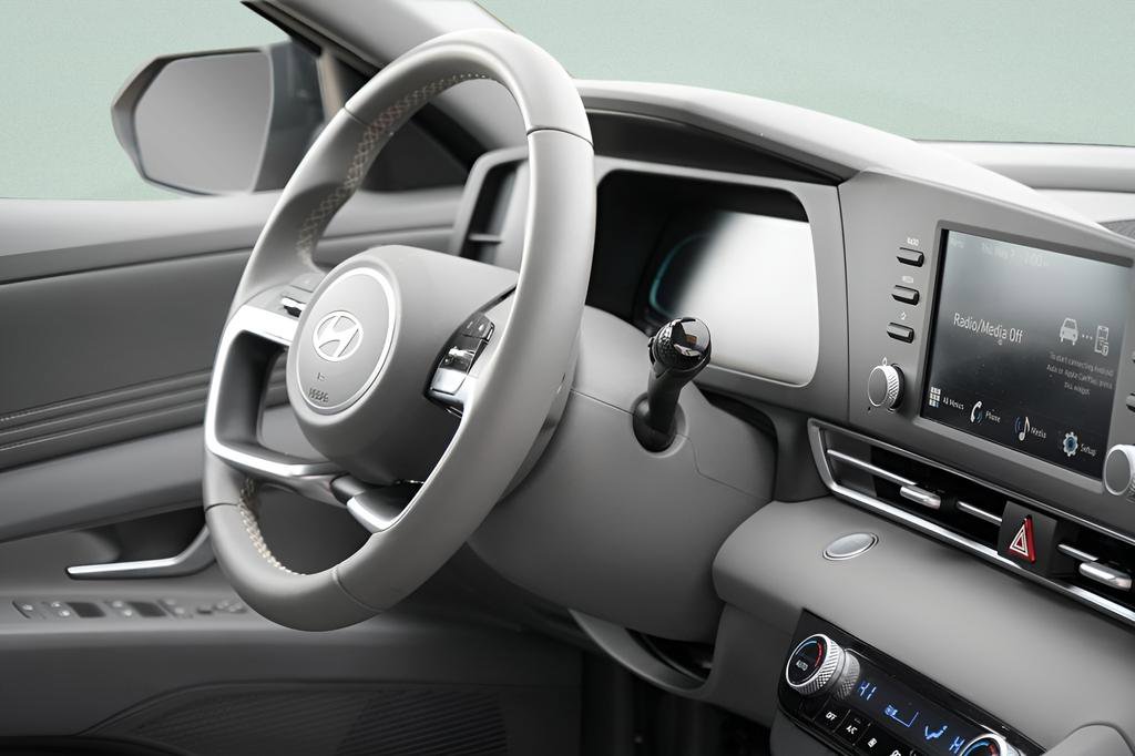 Certified 2025 Hyundai Elantra Sport FWD image 12