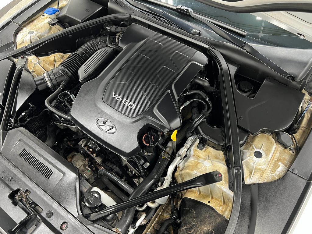 Used 2015 Hyundai Genesis 3.8 AWD/4WD image 28