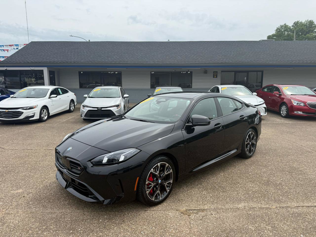 Used 2025 BMW M235i xDrive w/ Premium Package AWD/4WD image 3