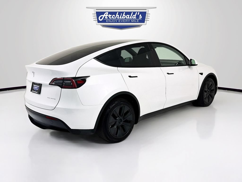 Used 2024 Tesla Model Y Long Range AWD/4WD image 7