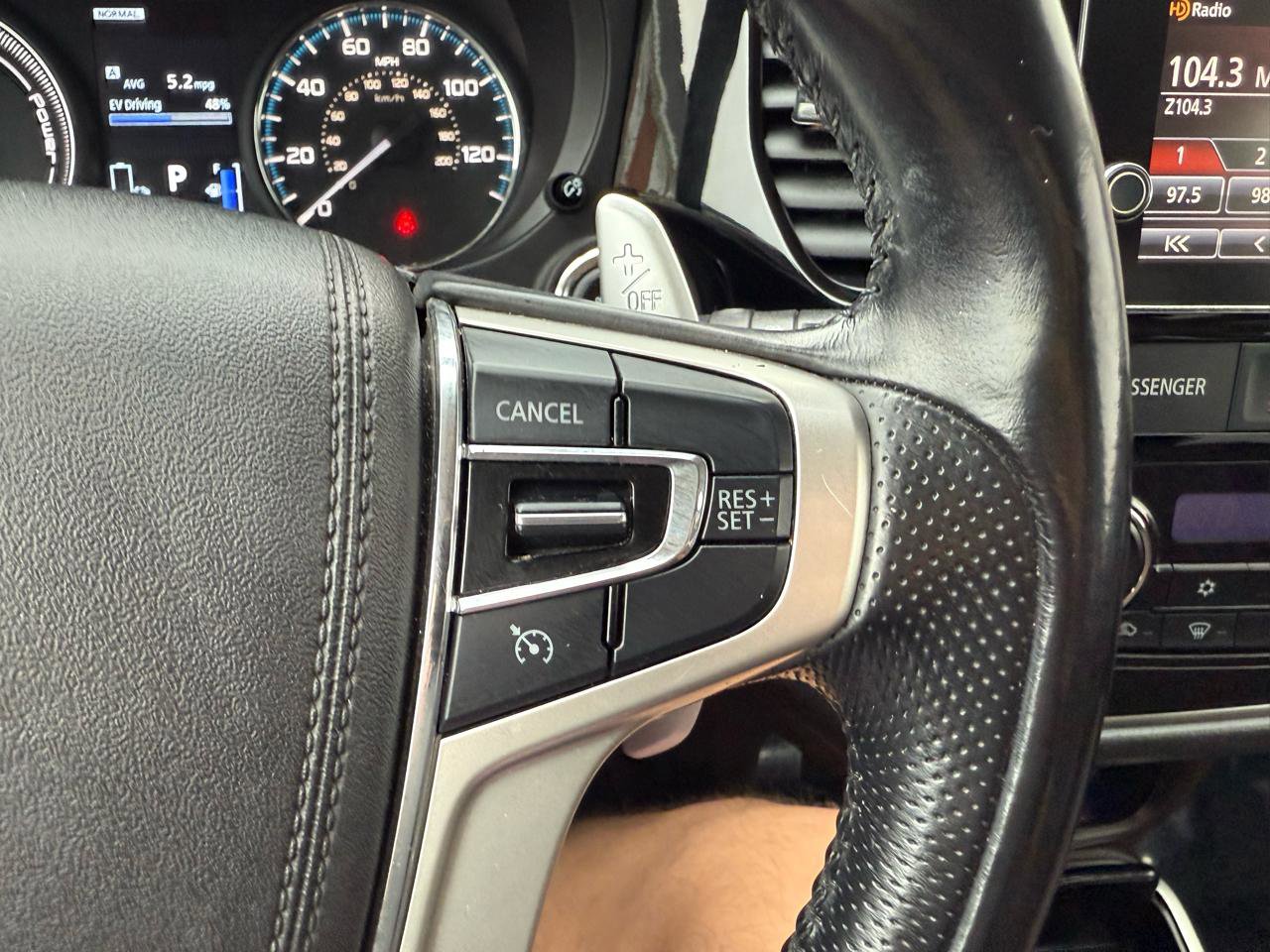 Used 2018 Mitsubishi Outlander SEL image 29