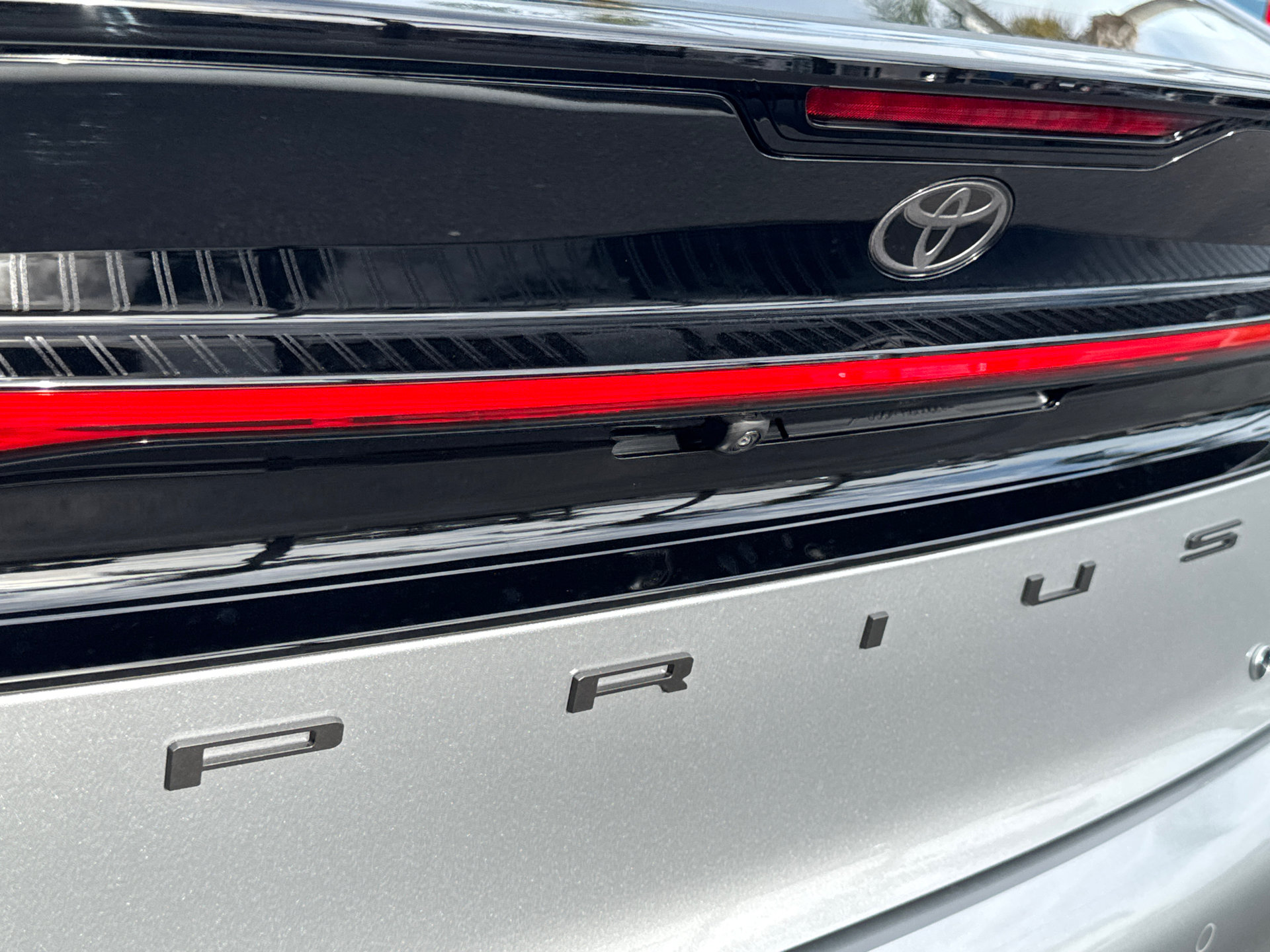New 2027 Toyota Prius XLE FWD image 10