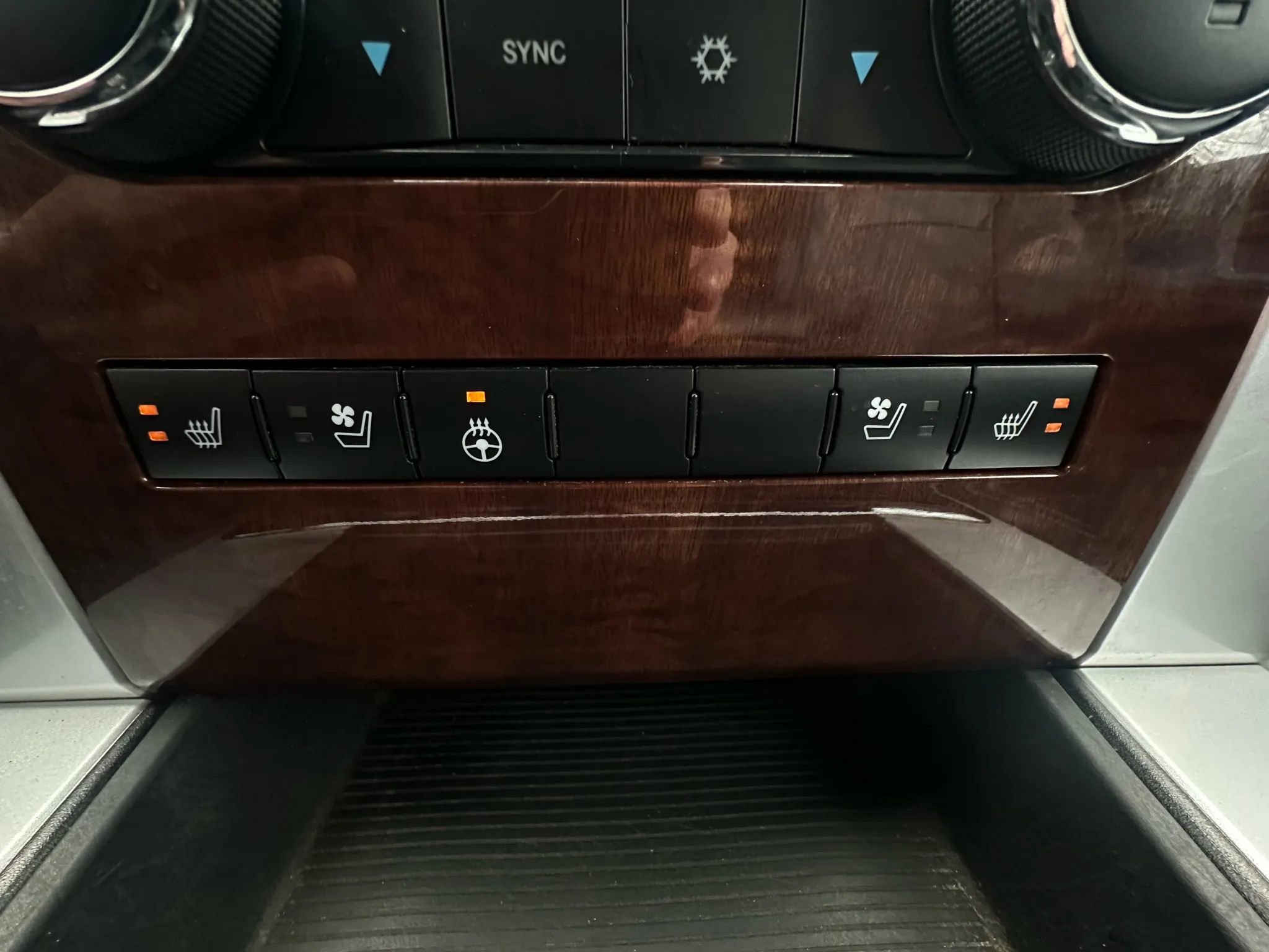 Used 2012 RAM 1500 Laramie image 19