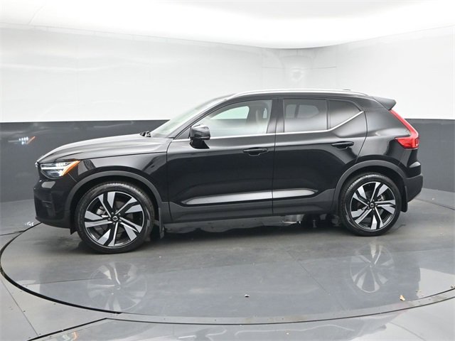 Used 2024 Volvo XC40 B5 Plus w/ Protection Package Premier image 8