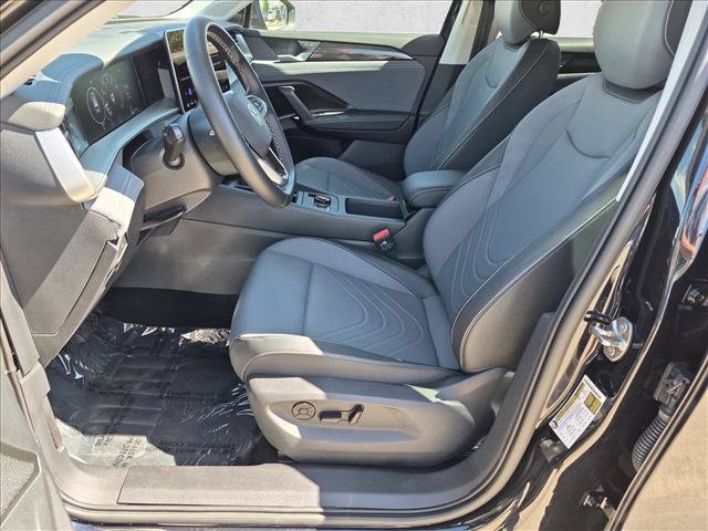 Used 2026 Volkswagen Tiguan SE AWD/4WD image 16