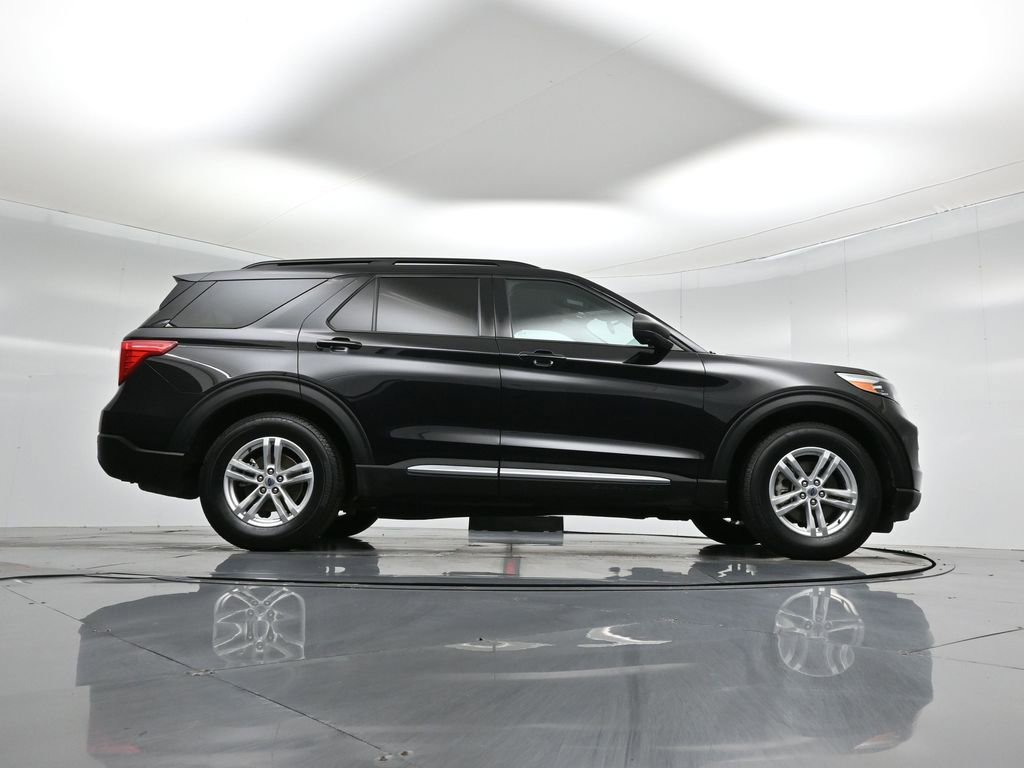 Certified 2022 Ford Explorer XLT image 50