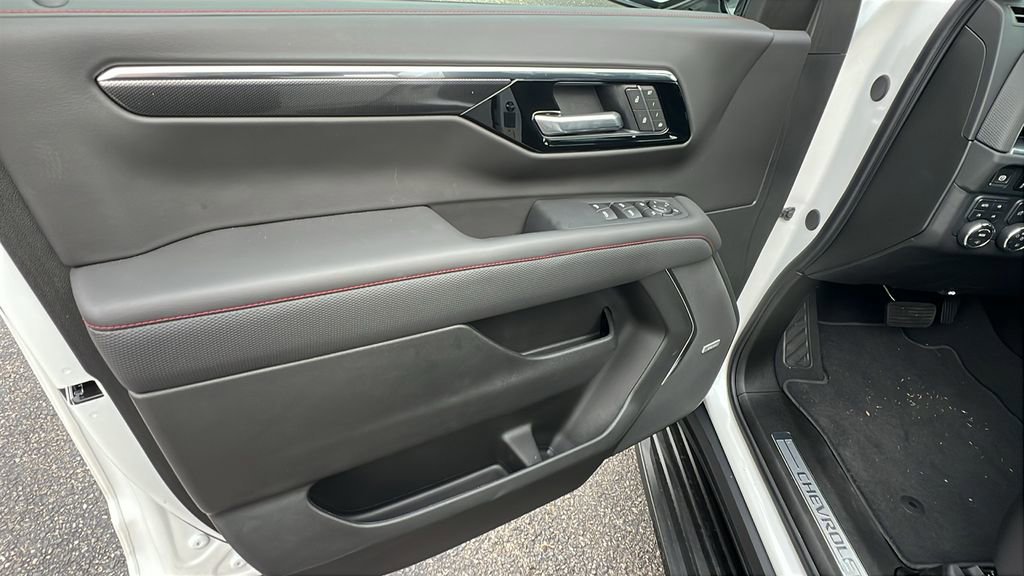 New 2025 Chevrolet Suburban RST w/ Advanced Technology Package image 11