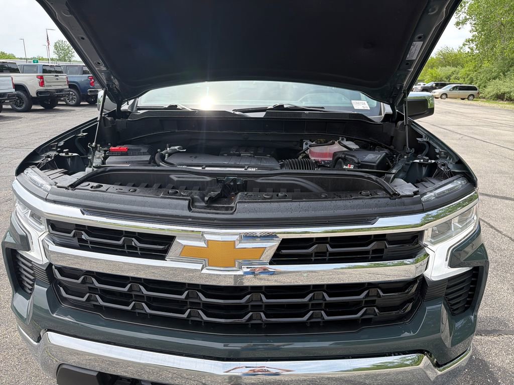 Used 2025 Chevrolet Silverado 1500 LT AWD/4WD image 26