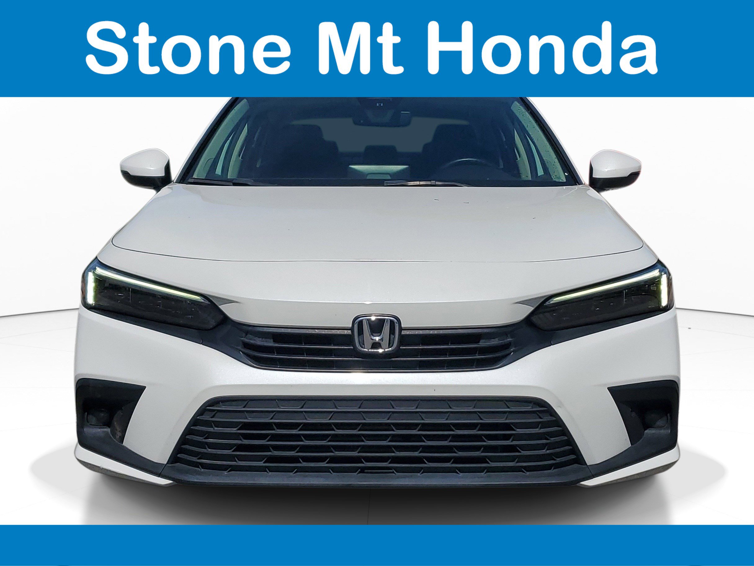 Used 2022 Honda Civic Touring image 2
