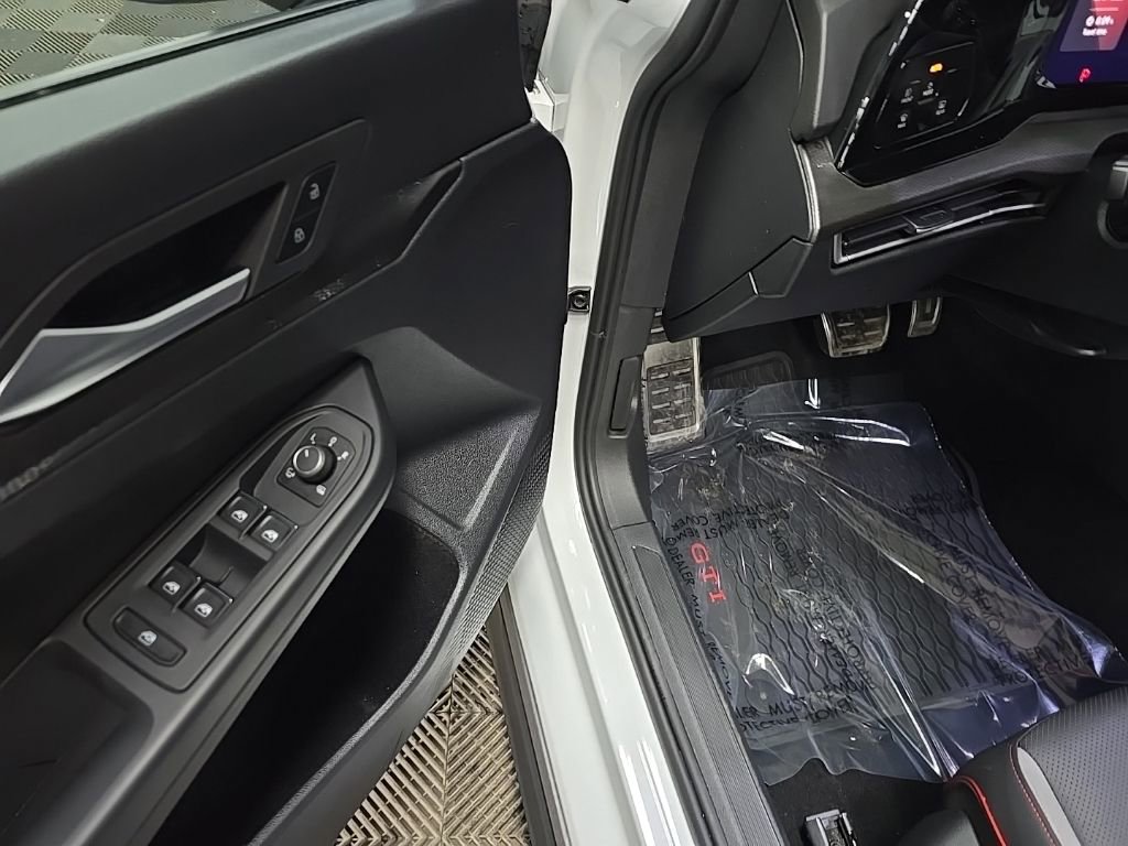 Used 2024 Volkswagen GTI SE image 29