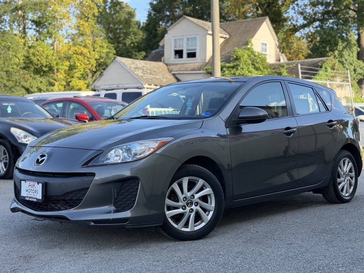 Used 2013 MAZDA MAZDA3 i Touring FWD image 2