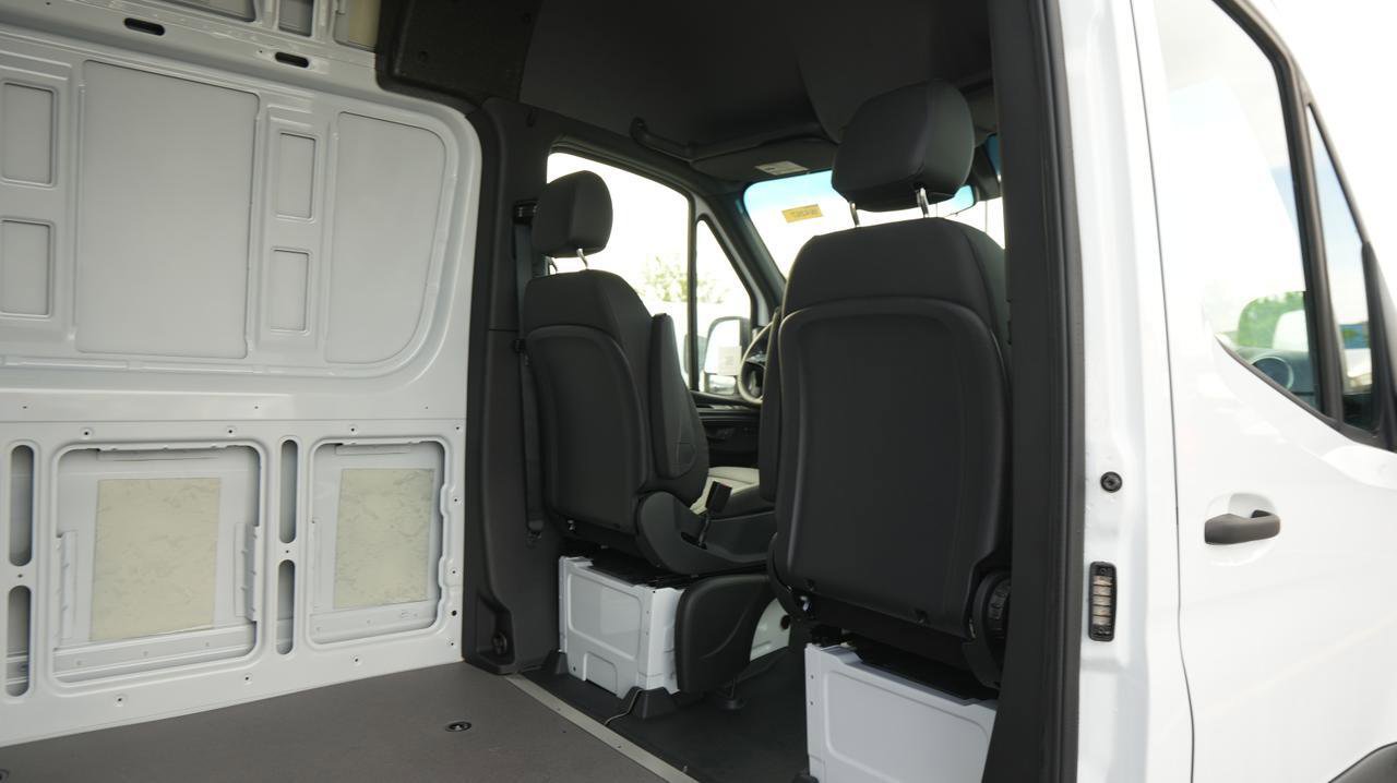 New 2025 Mercedes-Benz Sprinter 2500 image 11