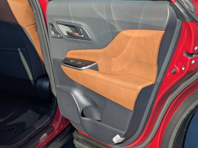 Used 2025 Toyota Crown Signia AWD/4WD image 15