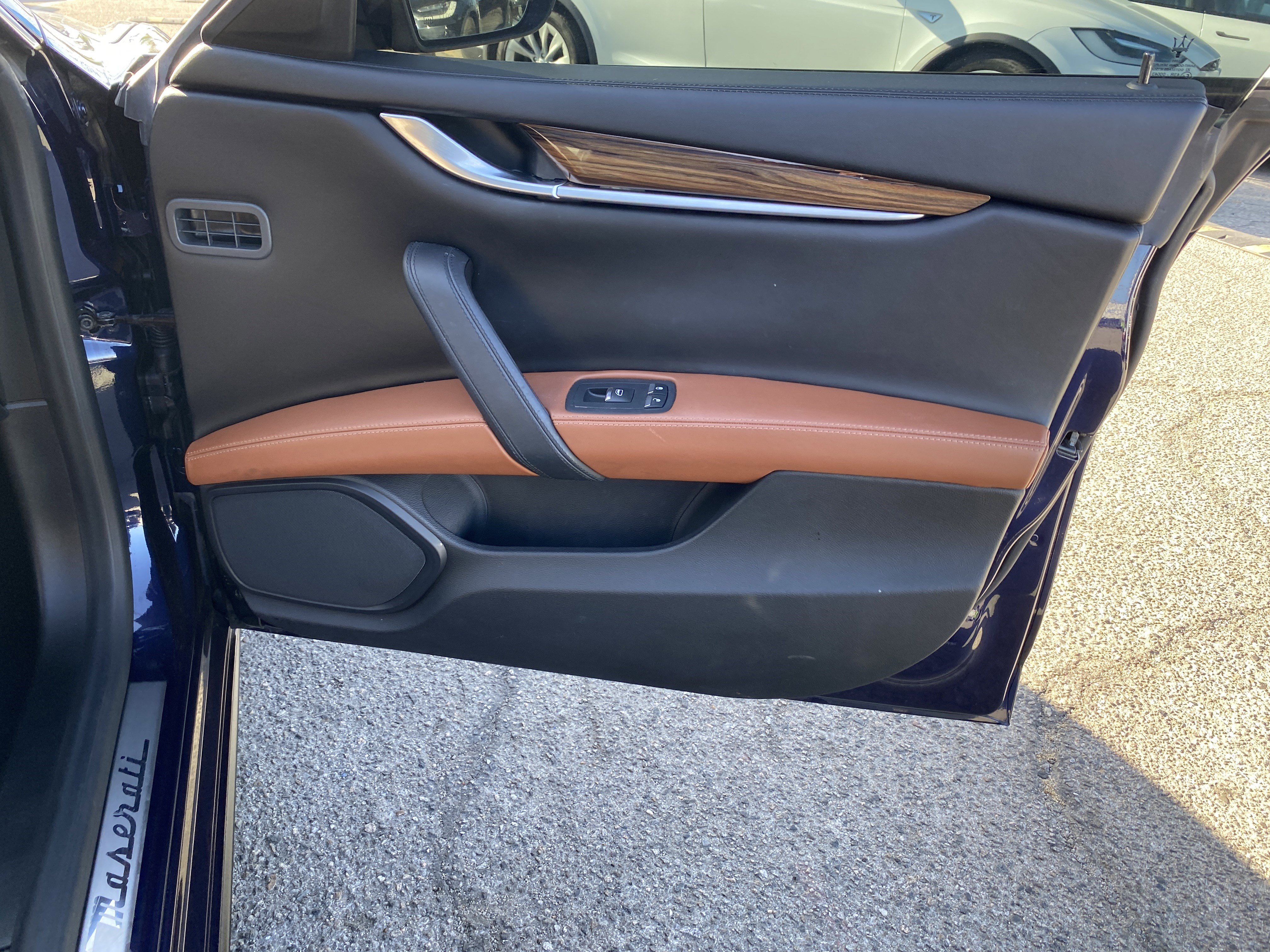 Used 2017 Maserati Ghibli RWD image 23