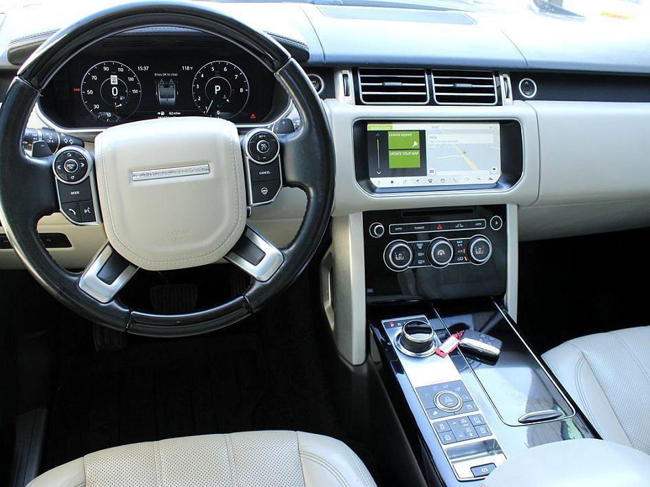 Used 2017 Land Rover Range Rover HSE image 13