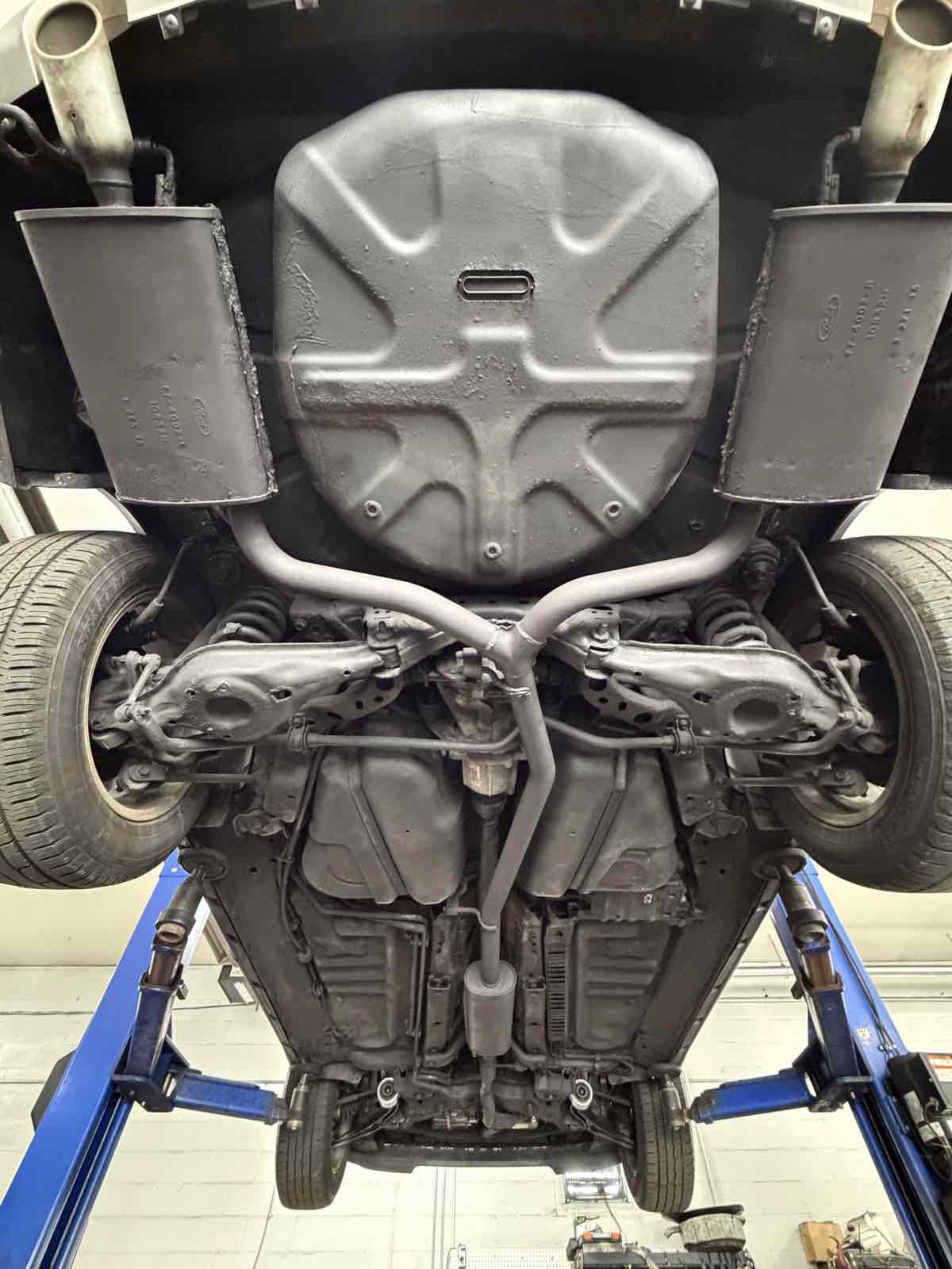 Used 2016 Ford Explorer XLT w/ Equipment Group 202A AWD/4WD image 28