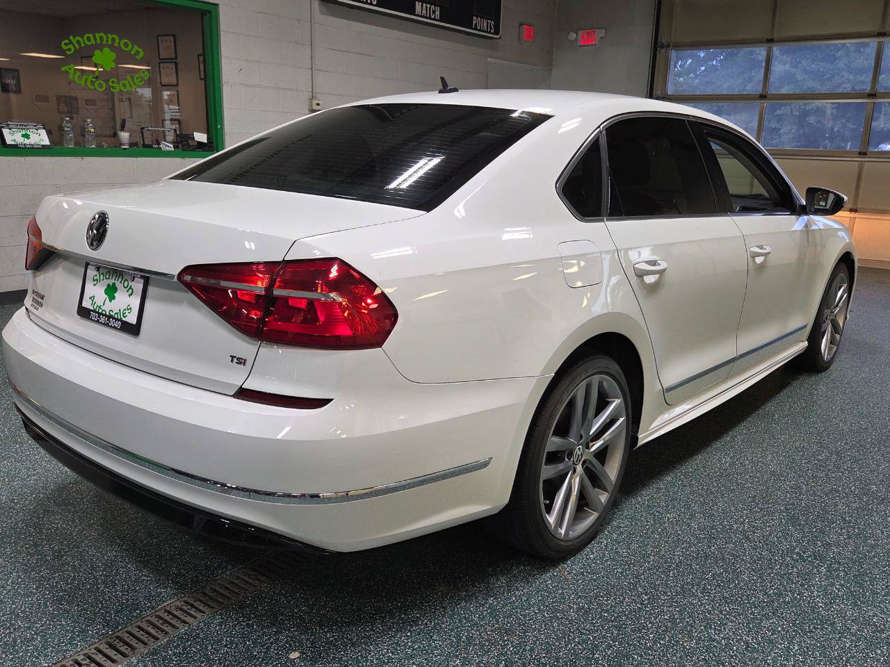 Used 2016 Volkswagen Passat 1.8T R-Line FWD image 7
