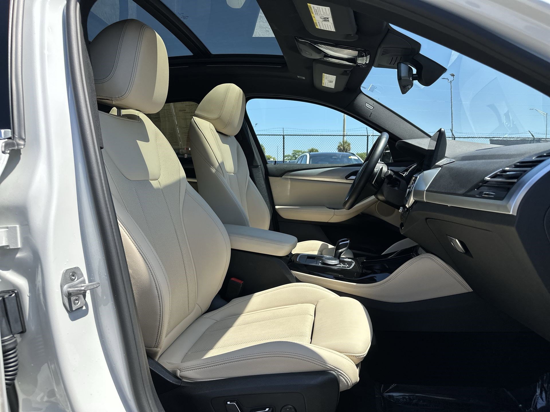 Used 2025 BMW X4 xDrive30i image 26