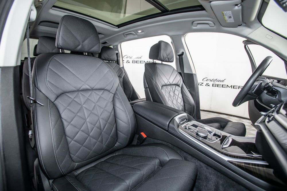 Used 2024 BMW X7 xDrive40i w/ Parking Assistance Package image 16