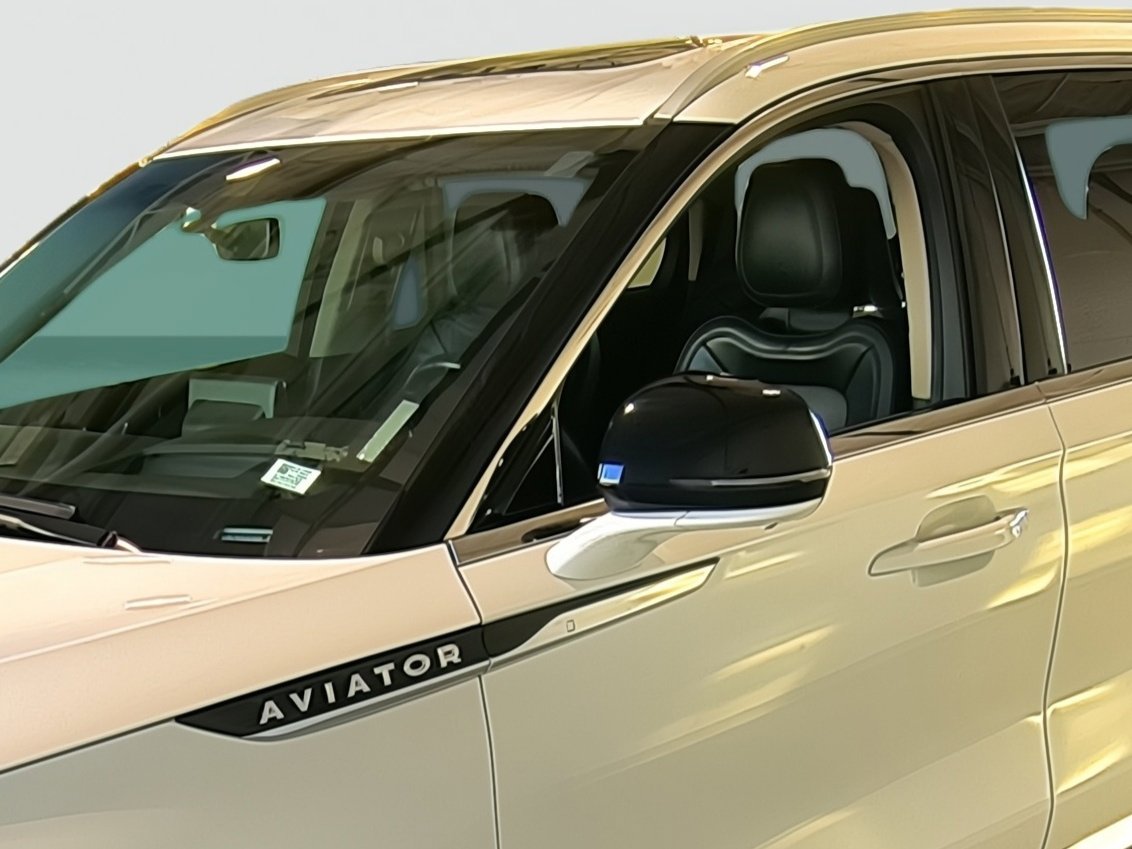 Used 2020 Lincoln Aviator Reserve w/ Equipment Group 202A image 8