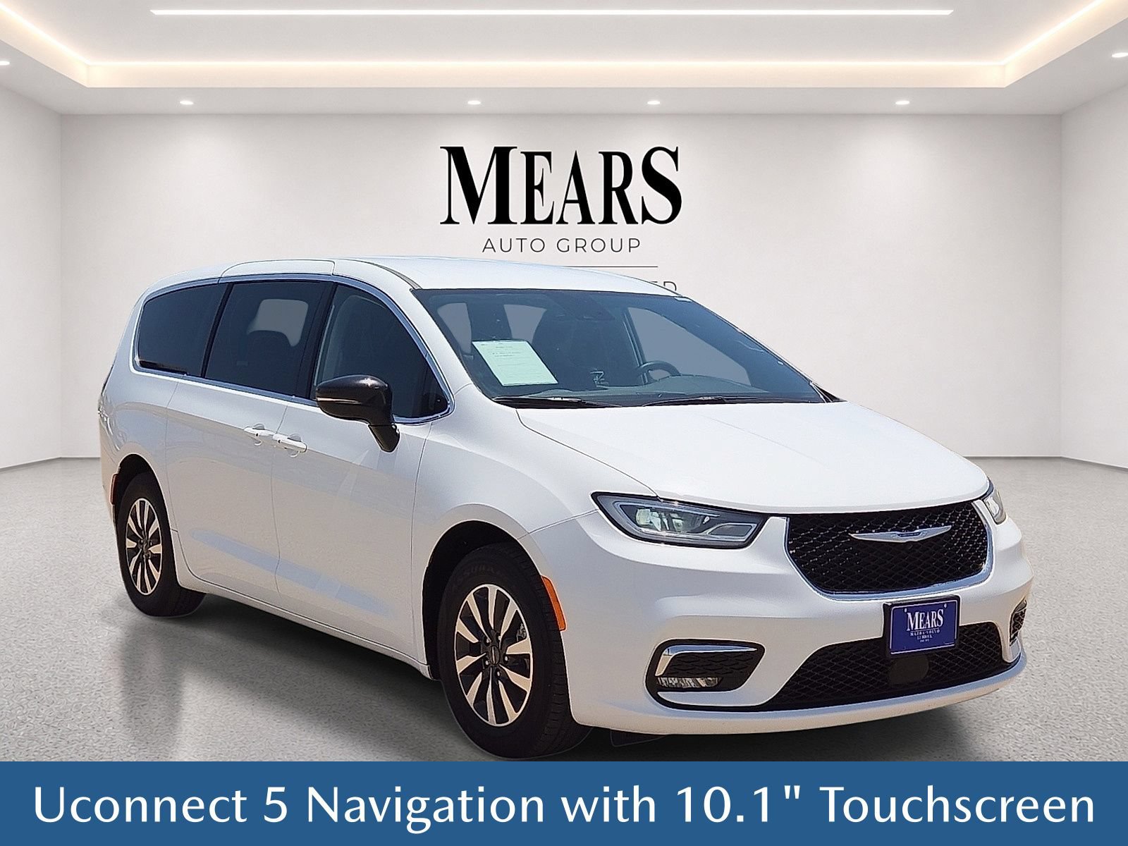 Used 2024 Chrysler Pacifica Limited FWD image 8